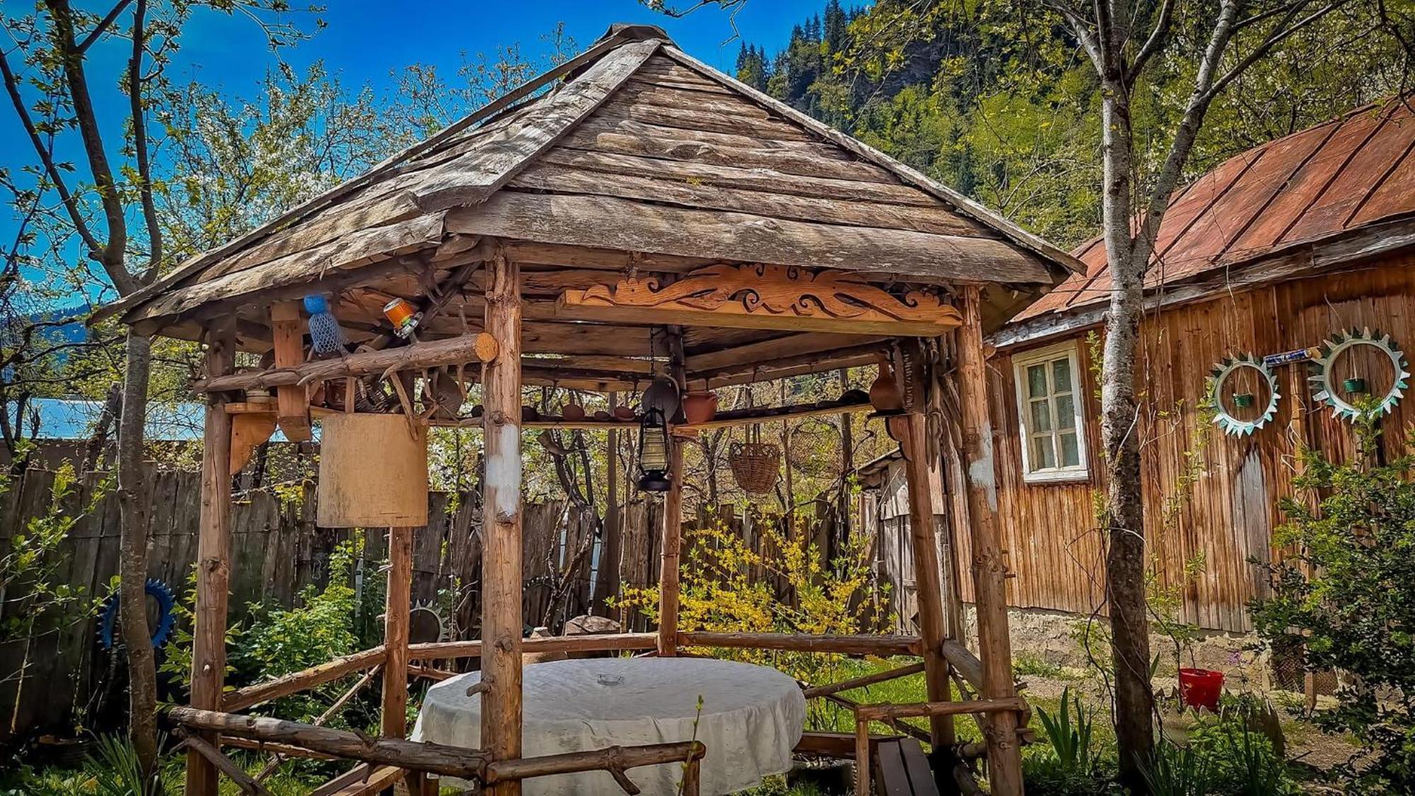 Guest House "Svaneti" Lentekhi 외부 사진